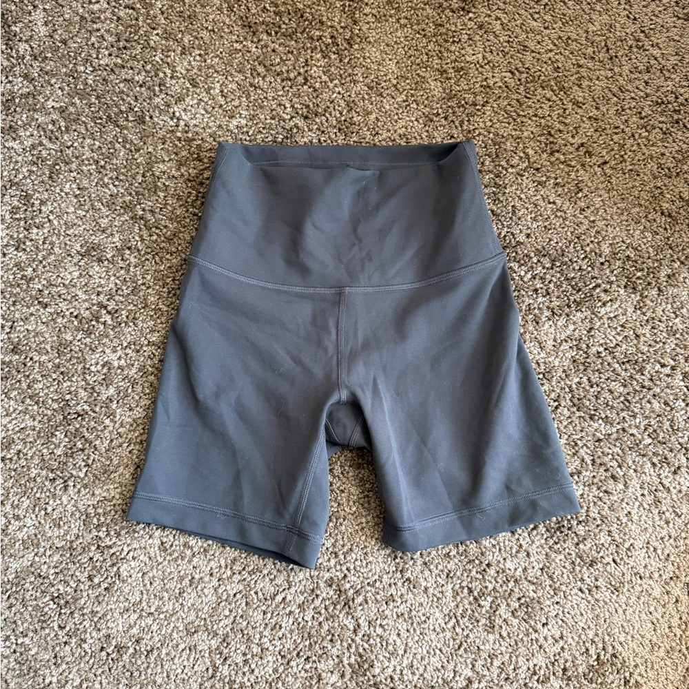 Lululemon Wunder Train High-Rise Short 6"